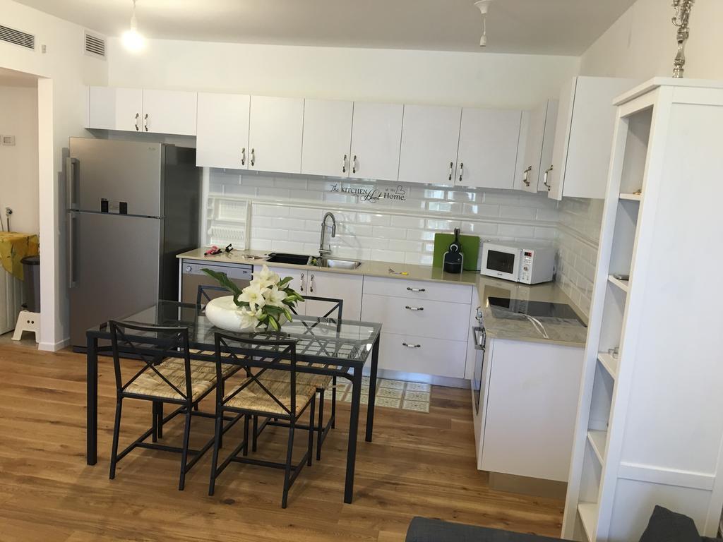 Haneviim Apartment In The Heart Of Jeruzalem Buitenkant foto